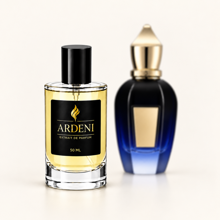 ARDENI TORINO X2 Extrait de Parfum im 50-ml-Glasflakon mit schwarzer Kappe vor blau-schwarzem Parfumflakon.